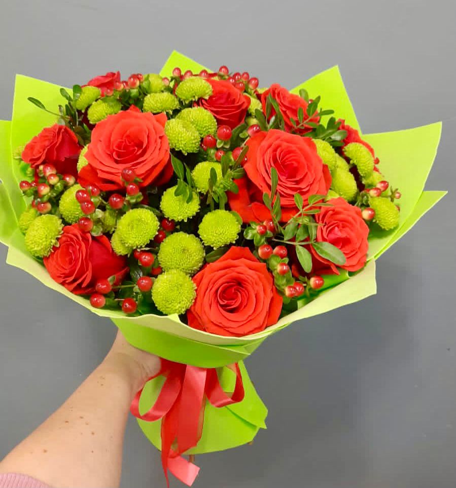 Букет цветов из: Хризантемы и Розы в Подкумке