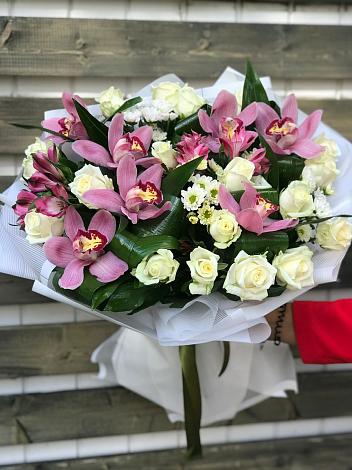 Букет цветов из: Розы и Хризантемы в Подкумке