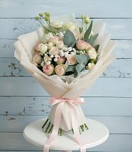 Букет цветов из:  Розы и Лизиантусы в Подкумке