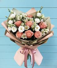 Букет цветов из:  Розы, Альстромерии и Лизиантусы в Подкумке