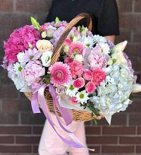 Цветочная композиция из Розы, Хризантемы, Пионы и Лизиантусы в корзине #REPLACE_PRED# Подкумке