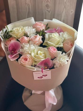 Букет цветов из: Орхидеи, Розы и Гвоздики в Подкумке