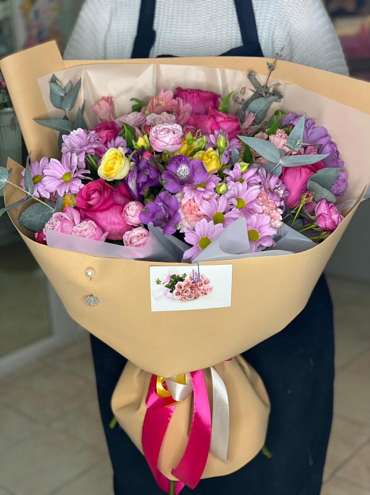 Букет цветов из: Хризантемы, Гвоздики и Альстромерии в Подкумке