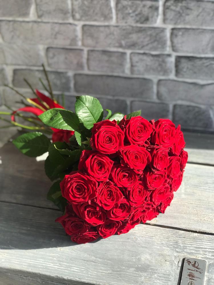 Букет Красные розы Фридом в Подкумке