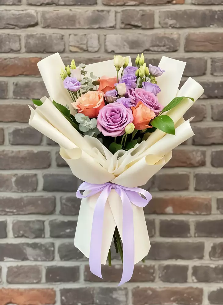 Букет цветов из: Лизиантусы и Розы в Подкумке