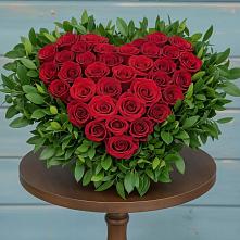 Цветочная композиция из Розы в виде сердца в Подкумке