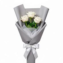 Букет 3 белые розы в Подкумке