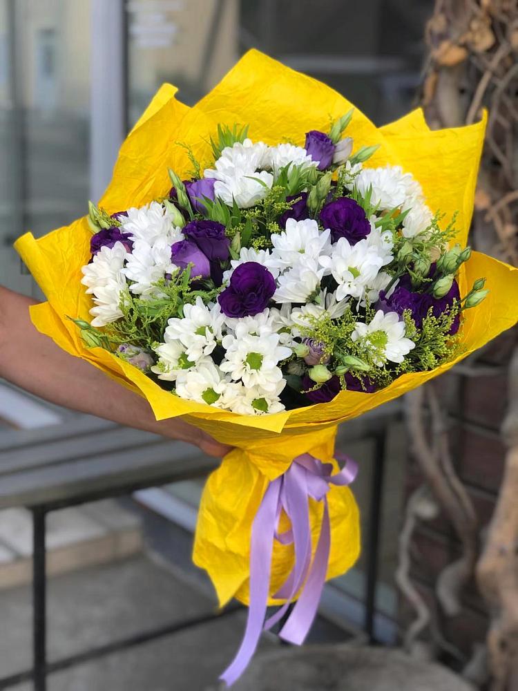 Букет цветов из: Ирисы, Хризантемы и Ромашки в Подкумке