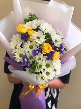 Букет цветов из:  Ирисы, Хризантемы и Розы #REPLACE_PRED# Подкумке