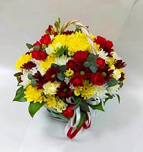 Цветочная композиция из Хризантемы и Розы в корзине в Подкумке