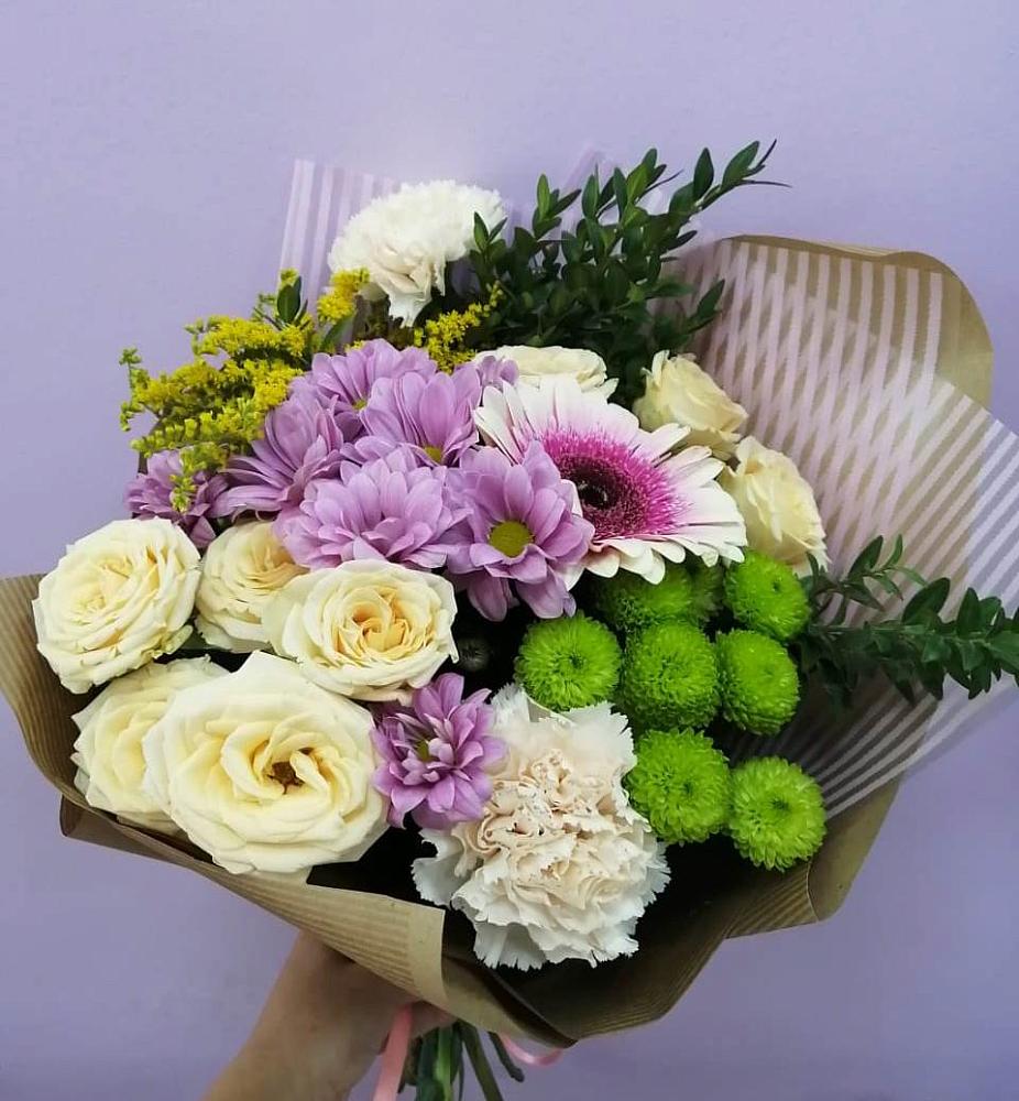 Букет цветов из: Хризантемы, Розы, Гвоздики и Герберы в Подкумке