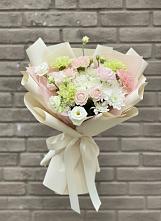 Букет цветов из:  Гвоздики, Розы, Лизиантусы и Хризантемы в Подкумке