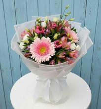 Букет цветов из:  Герберы, Альстромерии и Лизиантусы в Подкумке