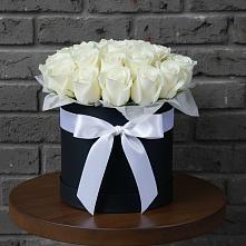 Цветочная композиция из Розы в шляпной коробке в Подкумке